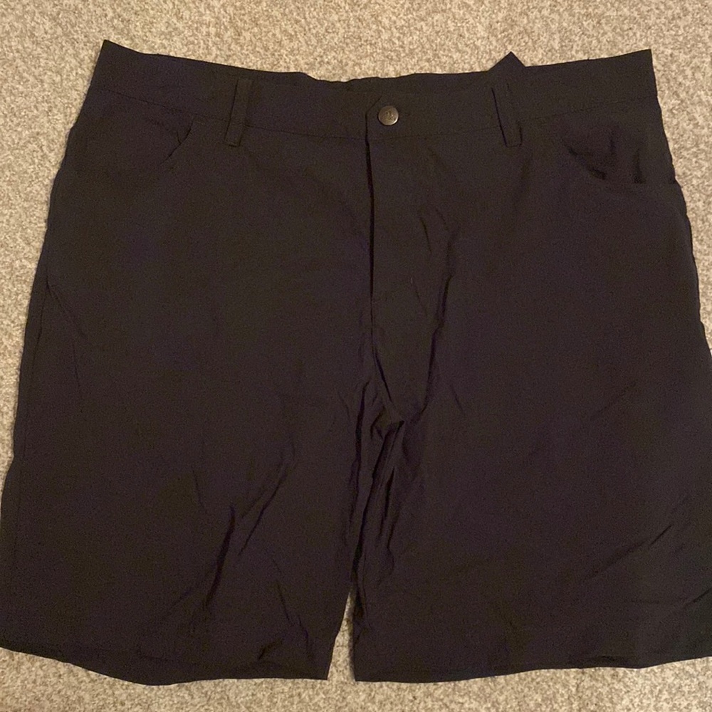Adidas black golf shorts size 38
